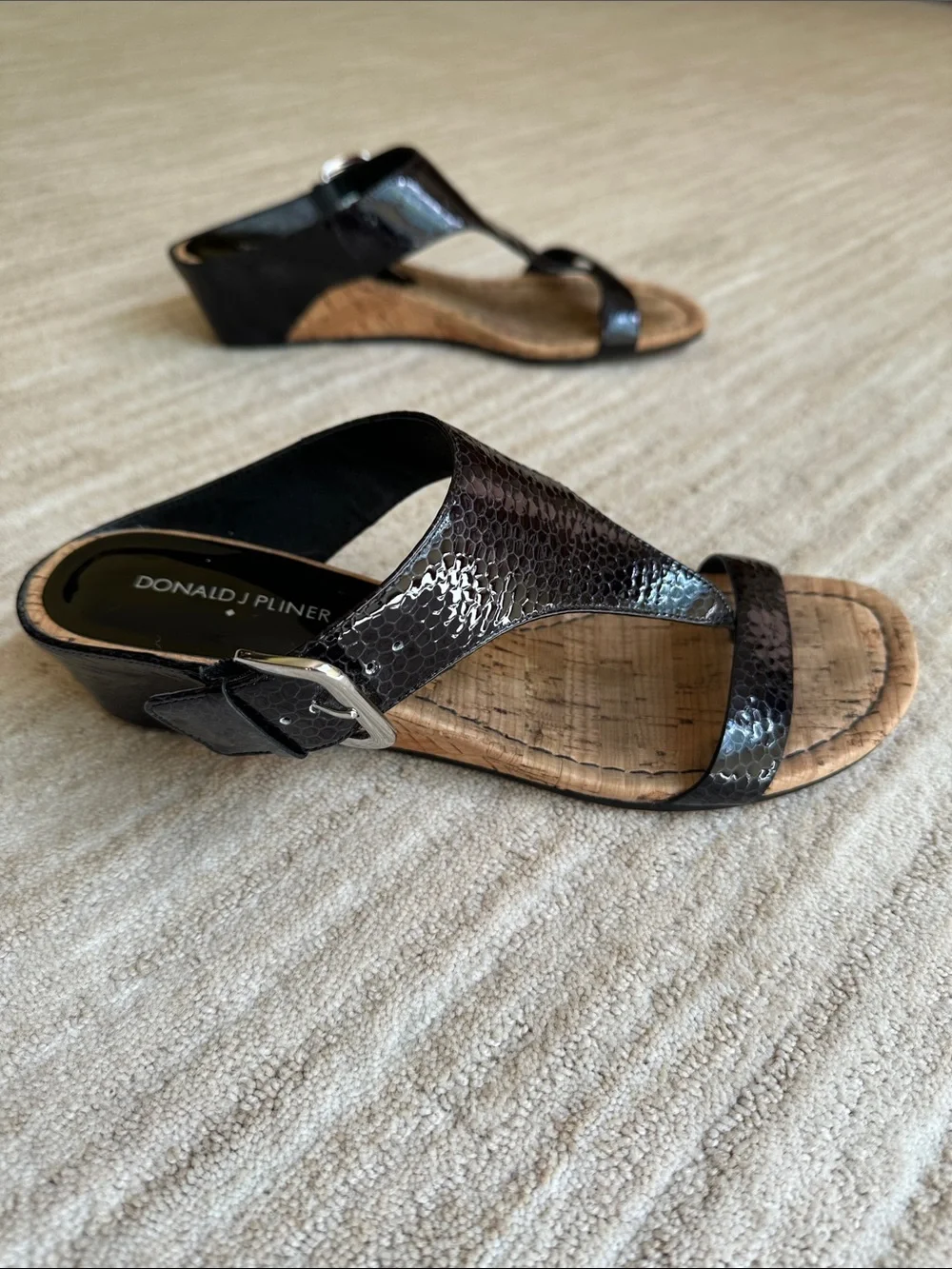 Donald J Pliner Doli Leather Buckle Cork Wedge Sandals Shoes Black Patent 9.5